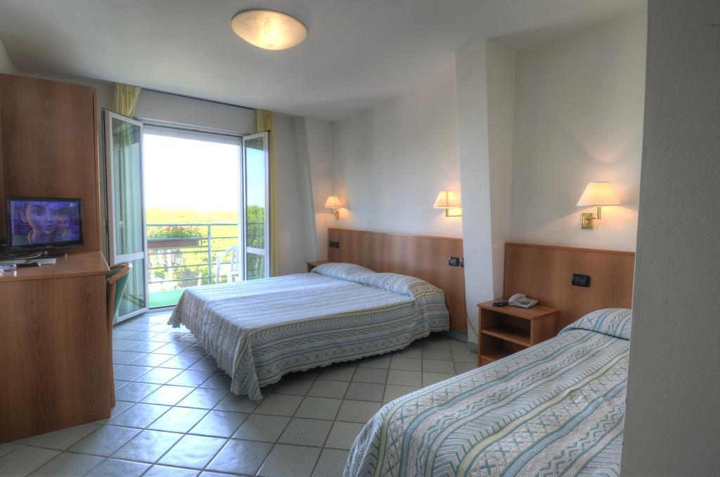 Hotel Alisei Lignano Sabbiadoro Pokoj fotografie